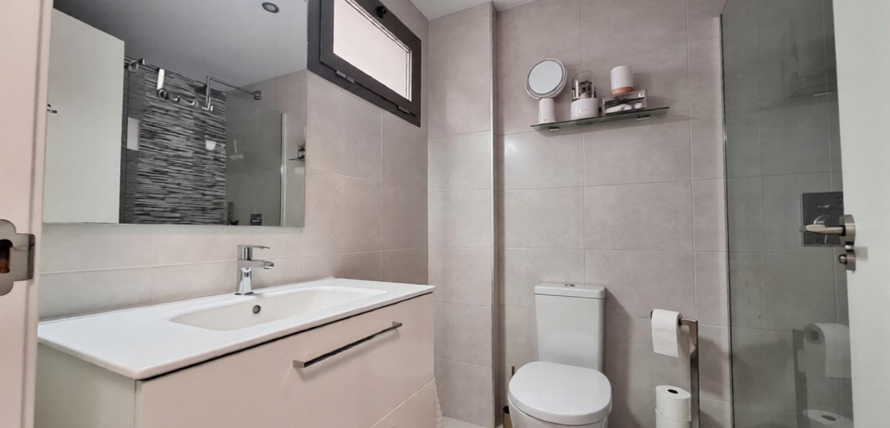 Sale - Apartment / flat -
Orihuela Costa - Los Dolses