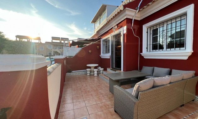 Sale - Villa -
Orihuela Costa - PAU 26