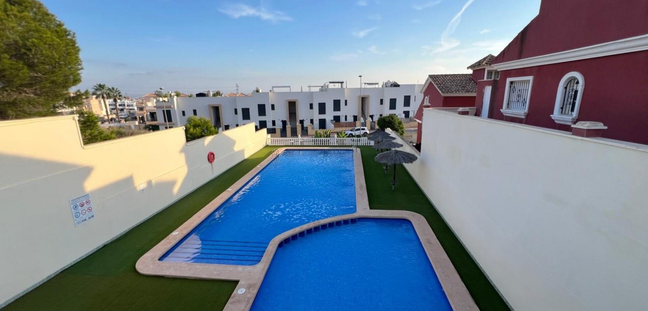 Sale - Villa -
Orihuela Costa - PAU 26