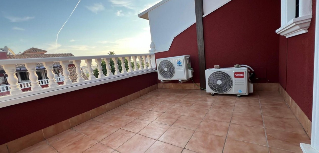 Sale - Villa -
Orihuela Costa - PAU 26