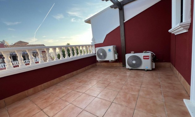 Sale - Villa -
Orihuela Costa - PAU 26
