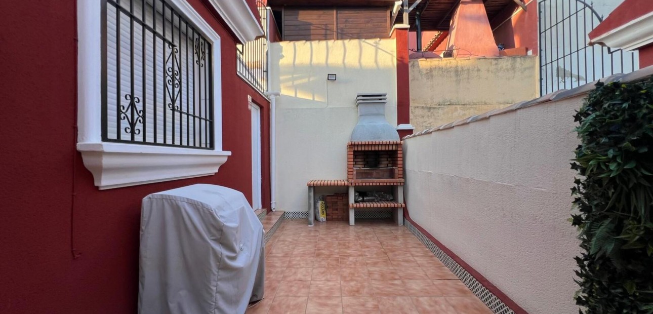 Sale - Villa -
Orihuela Costa - PAU 26