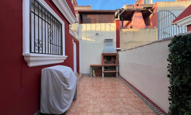 Sale - Villa -
Orihuela Costa - PAU 26