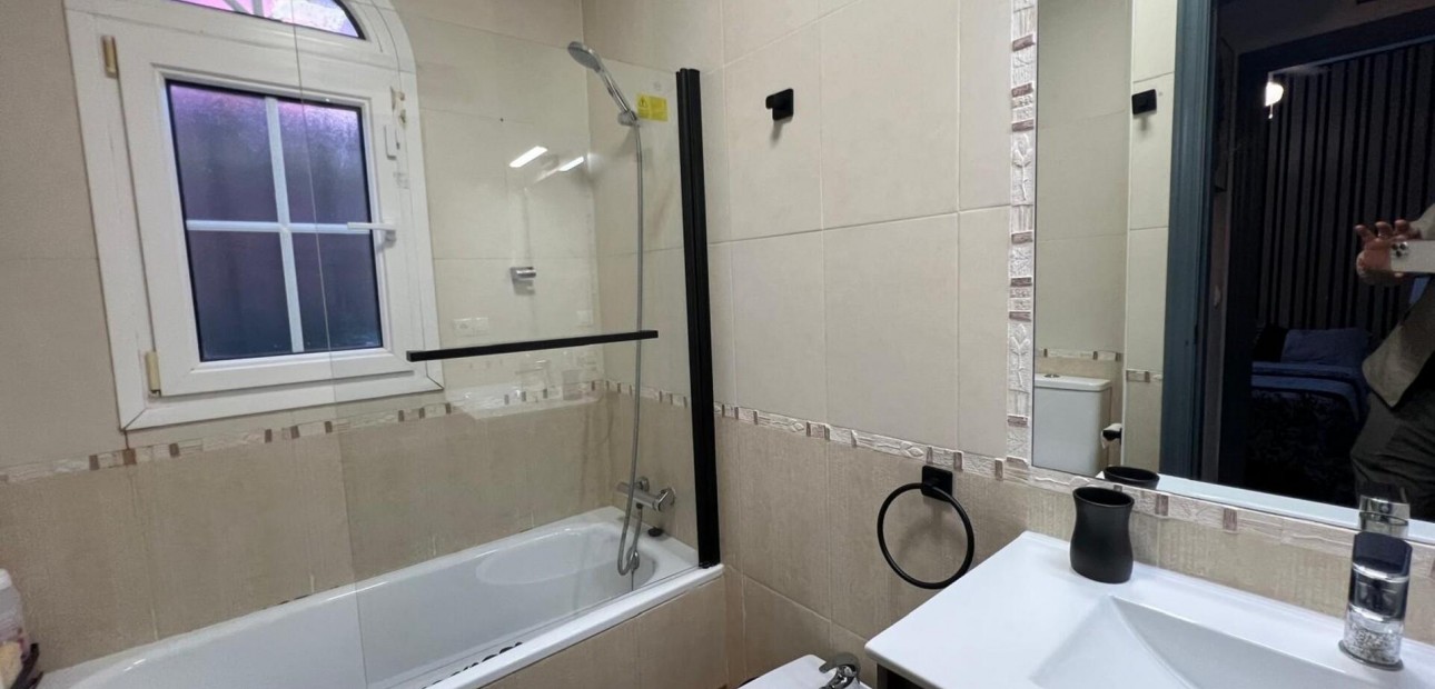 Sale - Villa -
Orihuela Costa - PAU 26
