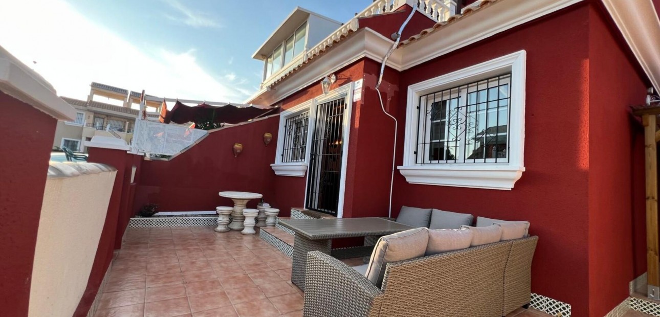 Sale - Villa -
Orihuela Costa - PAU 26