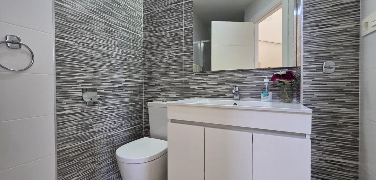 Sale - Terraced house -
Orihuela Costa - Montezenia