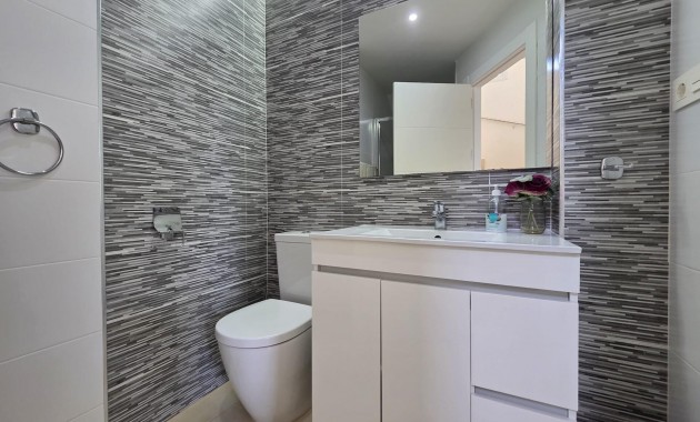 Sale - Terraced house -
Orihuela Costa - Montezenia
