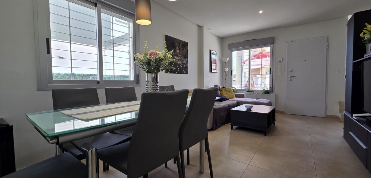 Sale - Terraced house -
Orihuela Costa - Montezenia