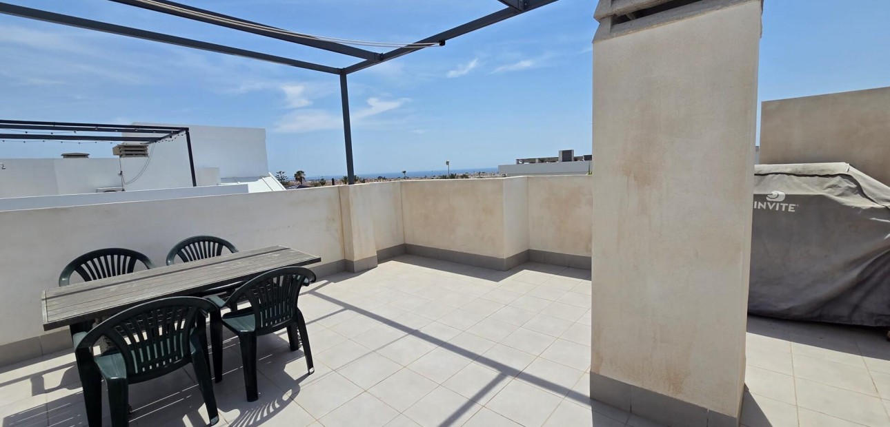 Sale - Terraced house -
Orihuela Costa - Montezenia