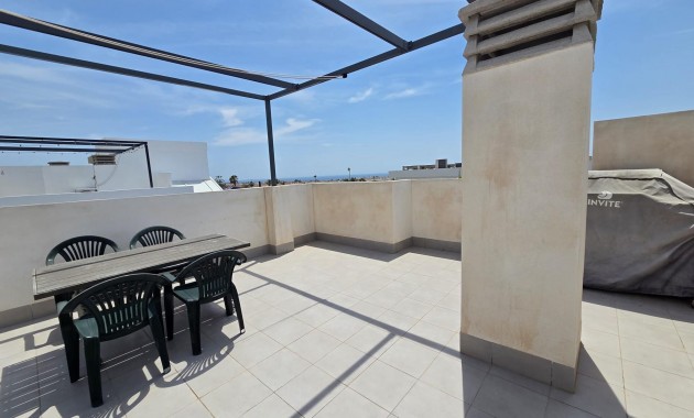 Sale - Terraced house -
Orihuela Costa - Montezenia