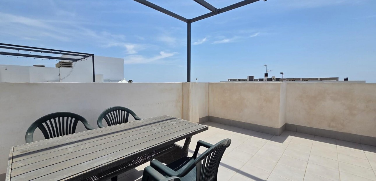 Sale - Terraced house -
Orihuela Costa - Montezenia