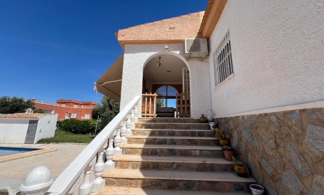 Sale - Villa -
Torrevieja - La Siesta - El Salado - Torreta
