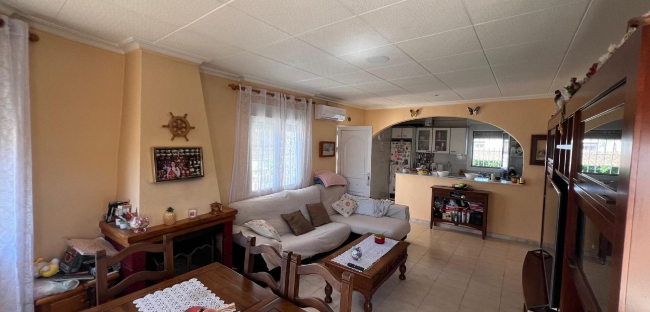Sale - Villa -
Torrevieja - La Siesta - El Salado - Torreta