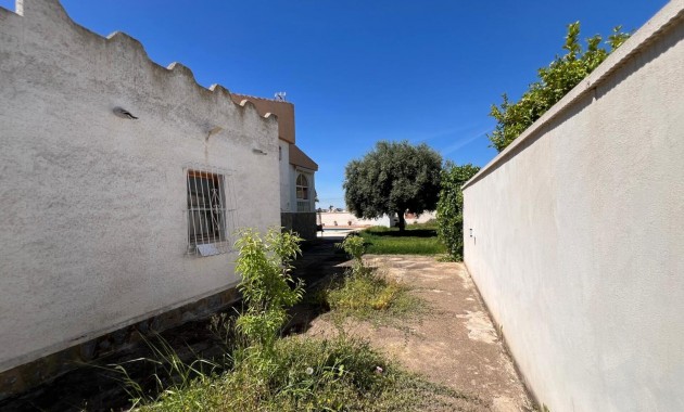 Sale - Villa -
Torrevieja - La Siesta - El Salado - Torreta