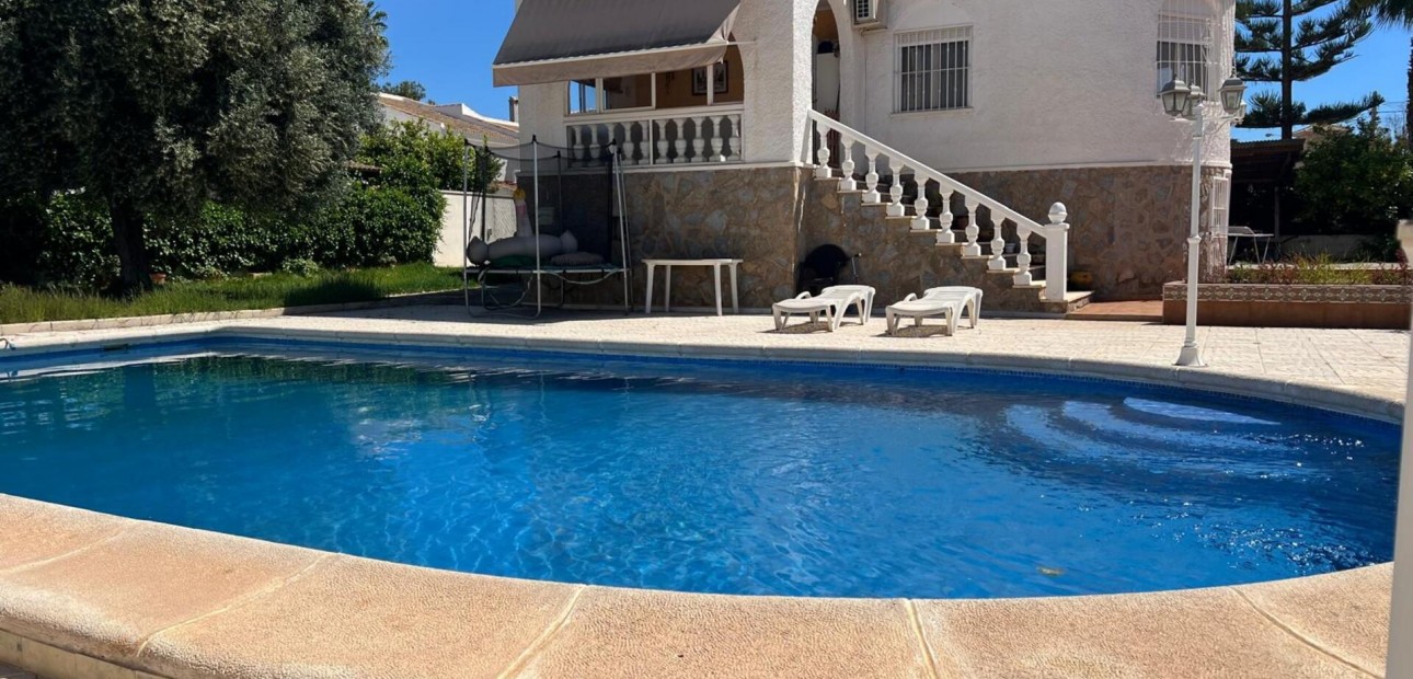 Sale - Villa -
Torrevieja - La Siesta - El Salado - Torreta