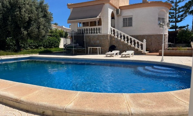 Sale - Villa -
Torrevieja - La Siesta - El Salado - Torreta