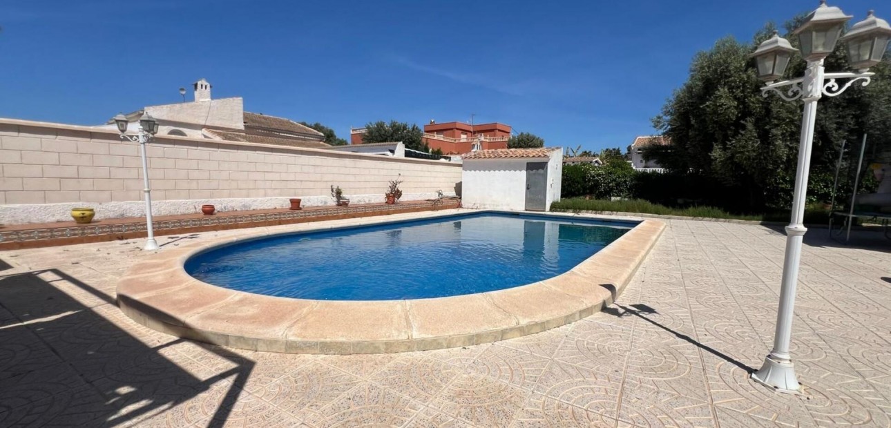 Sale - Villa -
Torrevieja - La Siesta - El Salado - Torreta