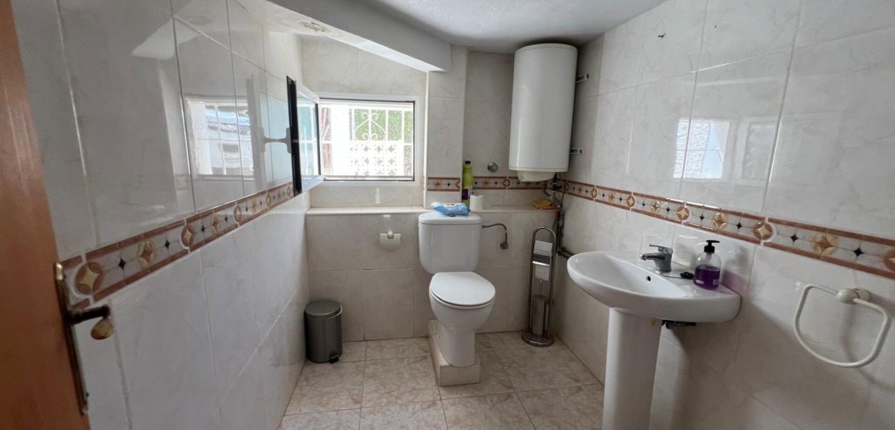 Sale - Villa -
Torrevieja - La Siesta - El Salado - Torreta