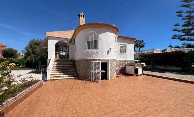 Sale - Villa -
Torrevieja - La Siesta - El Salado - Torreta