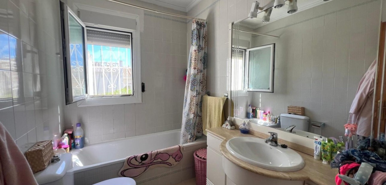 Sale - Villa -
Torrevieja - La Siesta - El Salado - Torreta