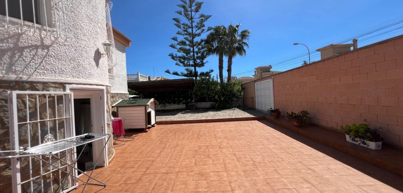 Sale - Villa -
Torrevieja - La Siesta - El Salado - Torreta