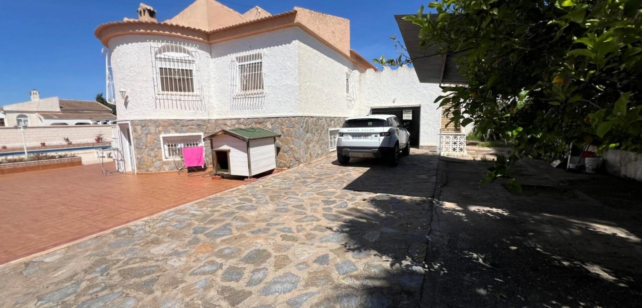 Sale - Villa -
Torrevieja - La Siesta - El Salado - Torreta