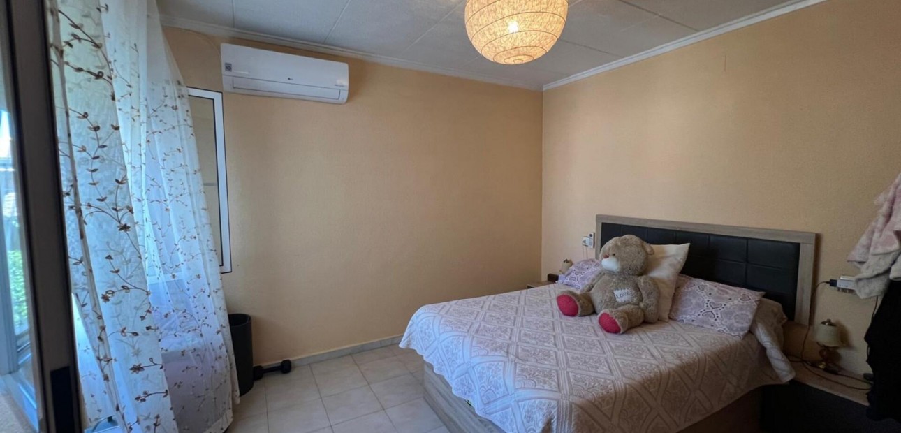 Sale - Villa -
Torrevieja - La Siesta - El Salado - Torreta