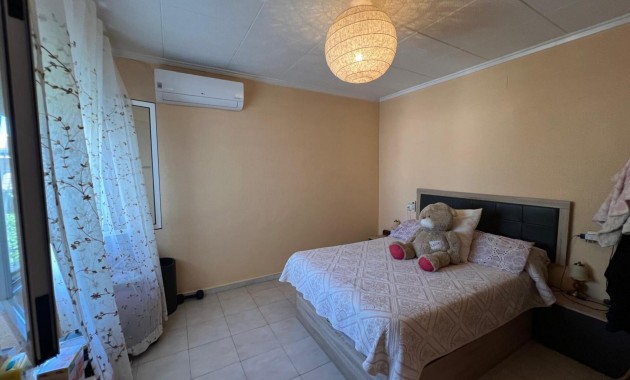 Sale - Villa -
Torrevieja - La Siesta - El Salado - Torreta