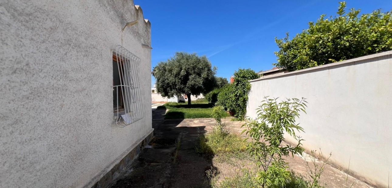 Sale - Villa -
Torrevieja - La Siesta - El Salado - Torreta