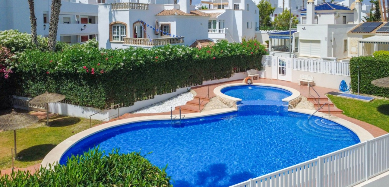 Sale - Townhouse -
Orihuela Costa - La Rioja
