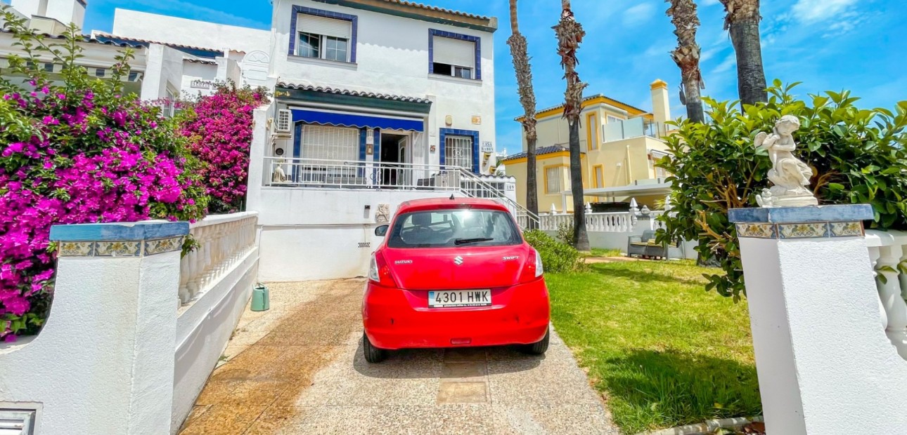 Sale - Townhouse -
Orihuela Costa - La Rioja