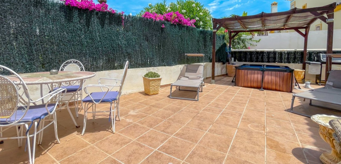 Sale - Townhouse -
Orihuela Costa - La Rioja