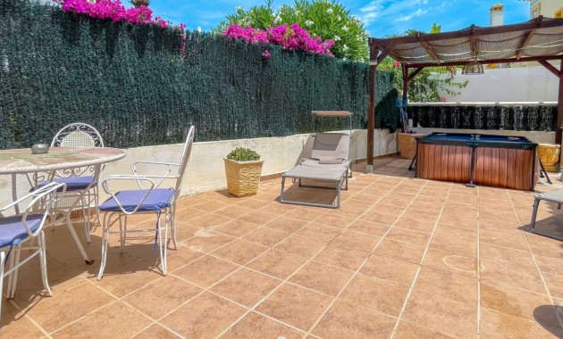 Sale - Townhouse -
Orihuela Costa - La Rioja
