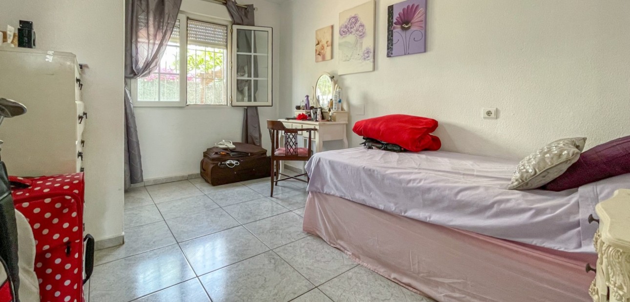 Sale - Townhouse -
Orihuela Costa - La Rioja