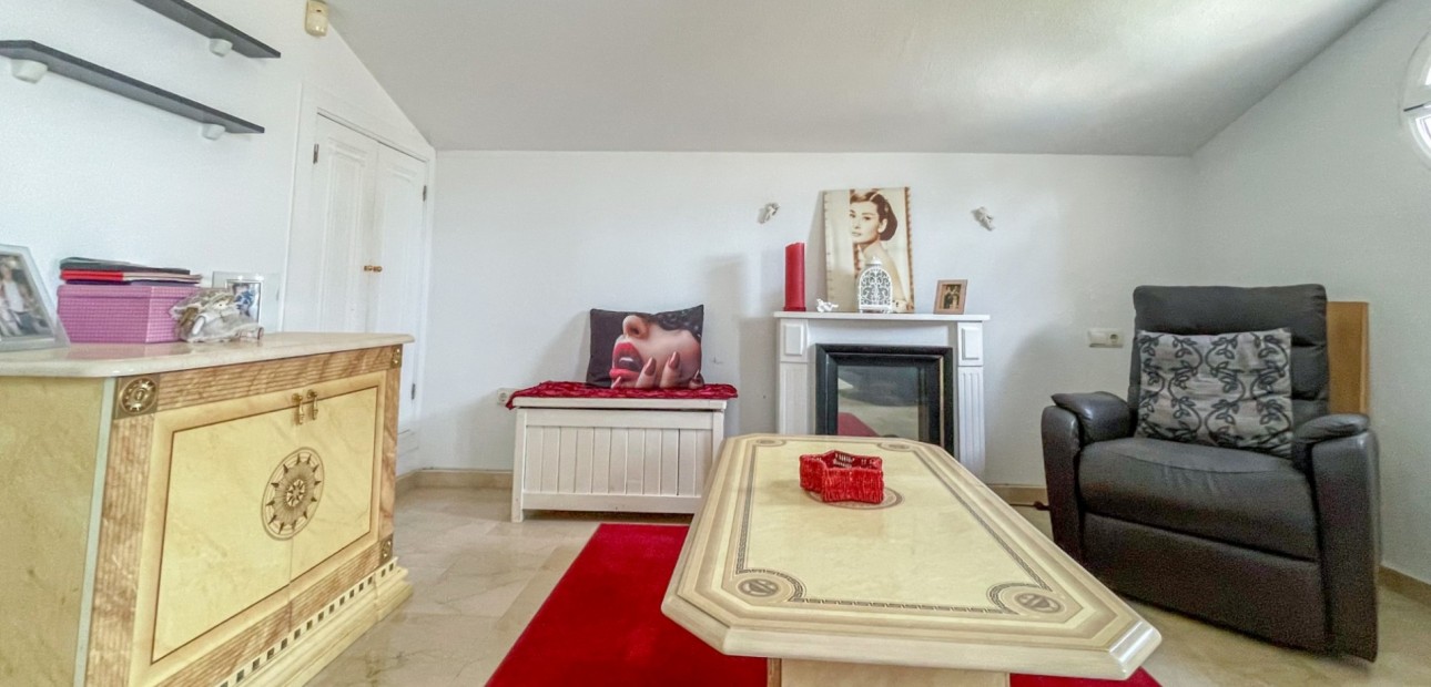 Sale - Townhouse -
Orihuela Costa - La Rioja