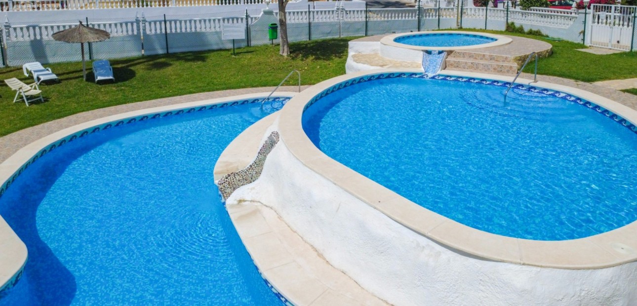Sale - Townhouse -
Orihuela Costa - La Rioja