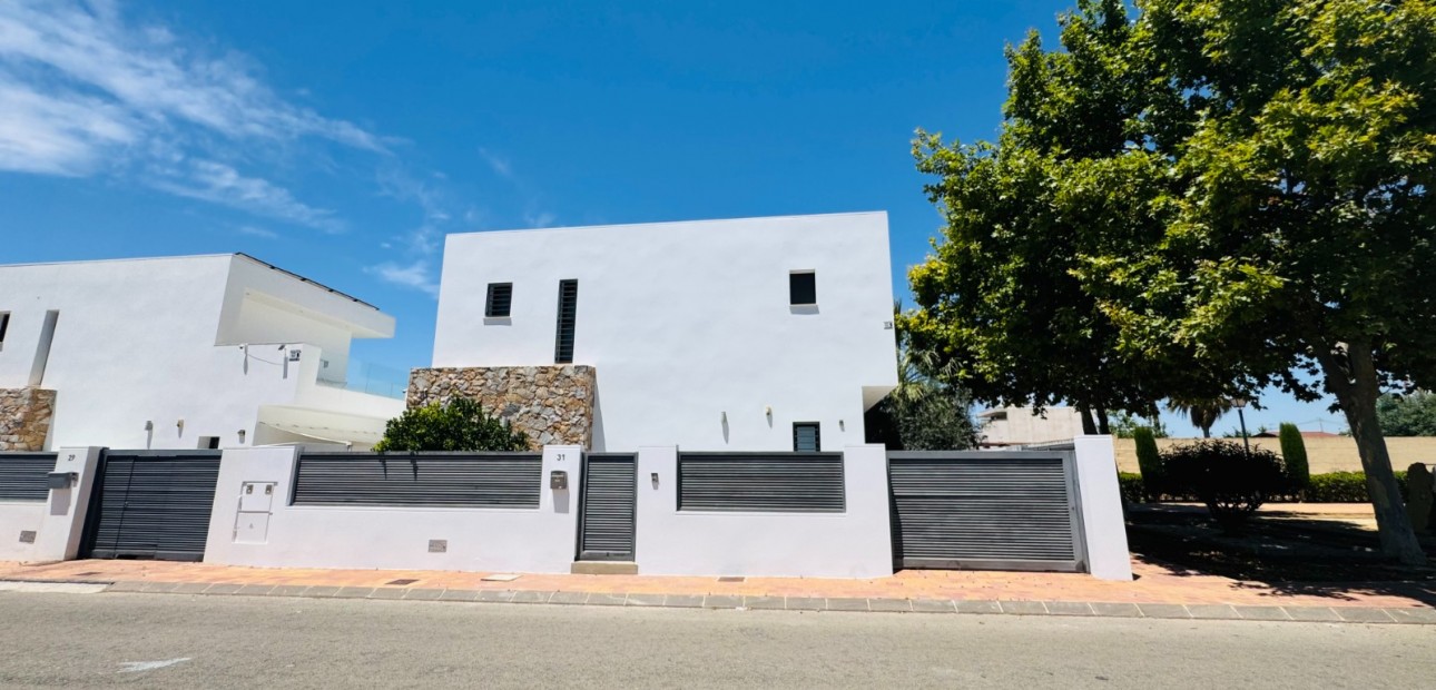 Venta - Villa -
San Pedro del Pinatar - Lo pagan