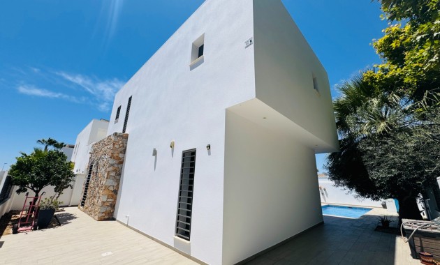 Venta - Villa -
San Pedro del Pinatar - Lo pagan