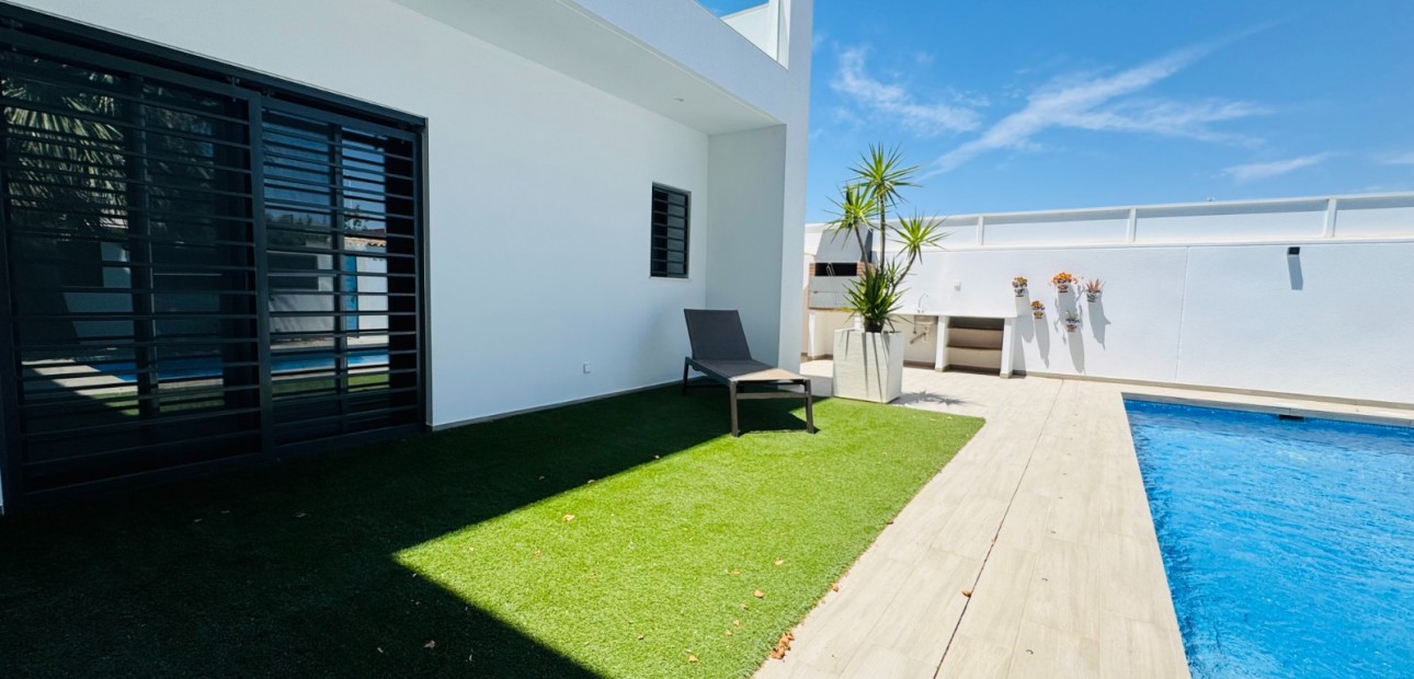 Venta - Villa -
San Pedro del Pinatar - Lo pagan