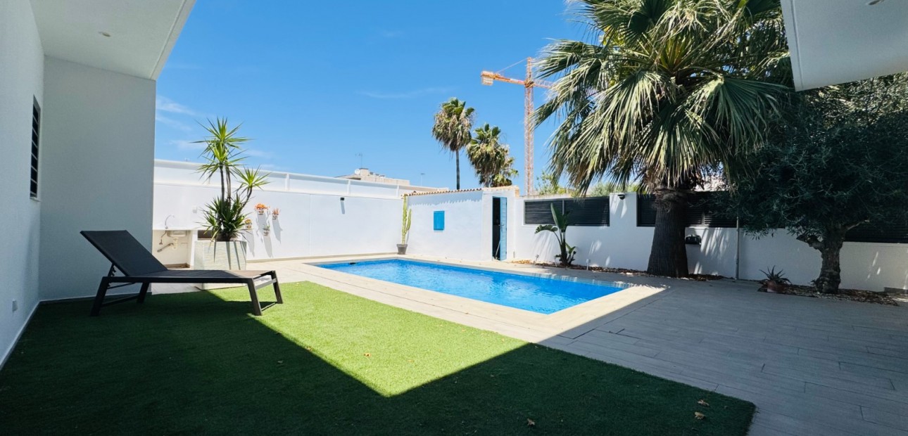 Venta - Villa -
San Pedro del Pinatar - Lo pagan