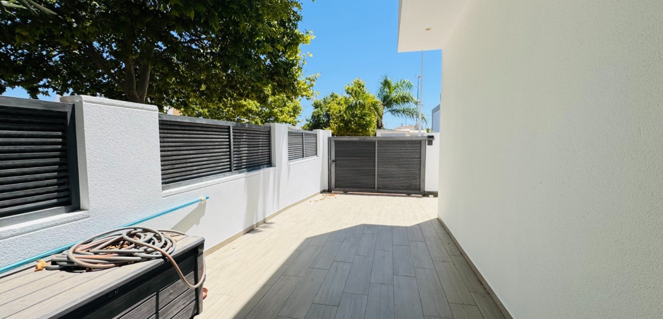 Venta - Villa -
San Pedro del Pinatar - Lo pagan