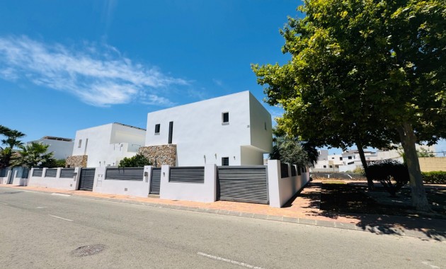 Venta - Villa -
San Pedro del Pinatar - Lo pagan