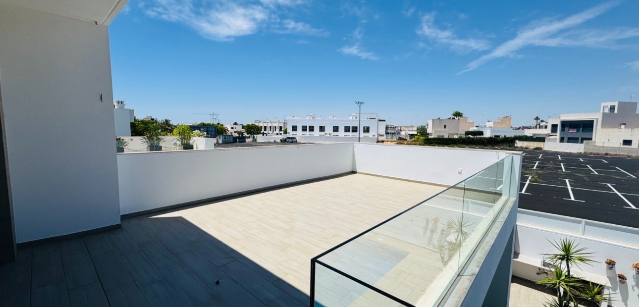 Venta - Villa -
San Pedro del Pinatar - Lo pagan
