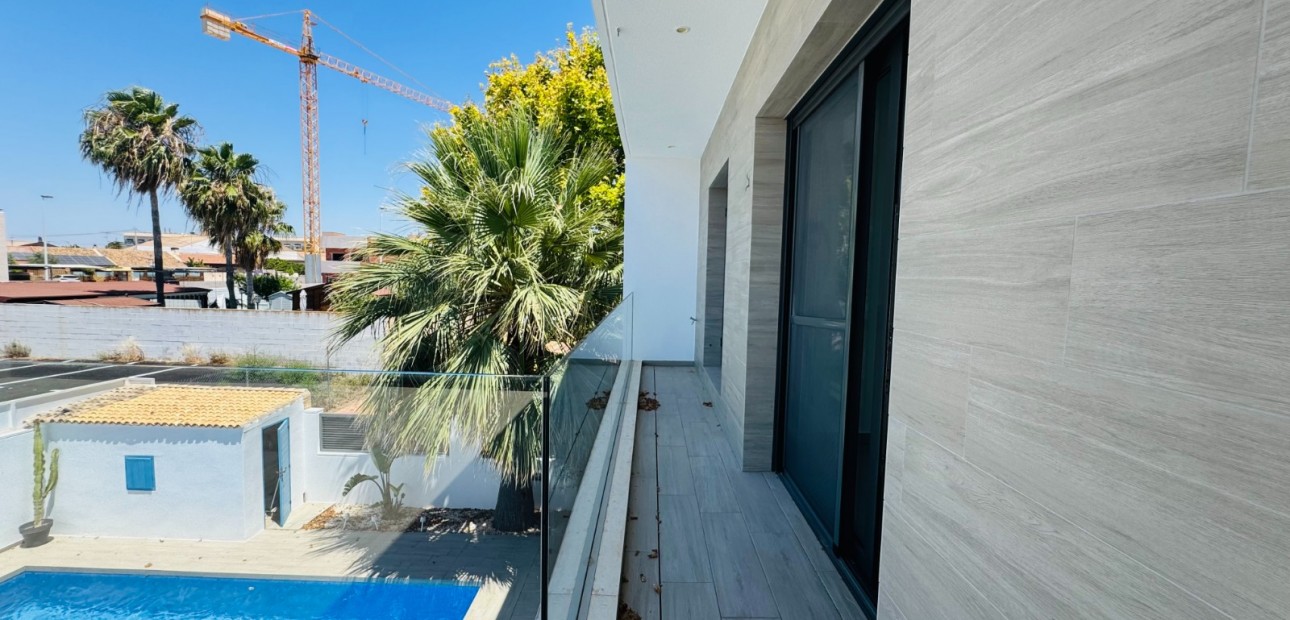 Venta - Villa -
San Pedro del Pinatar - Lo pagan