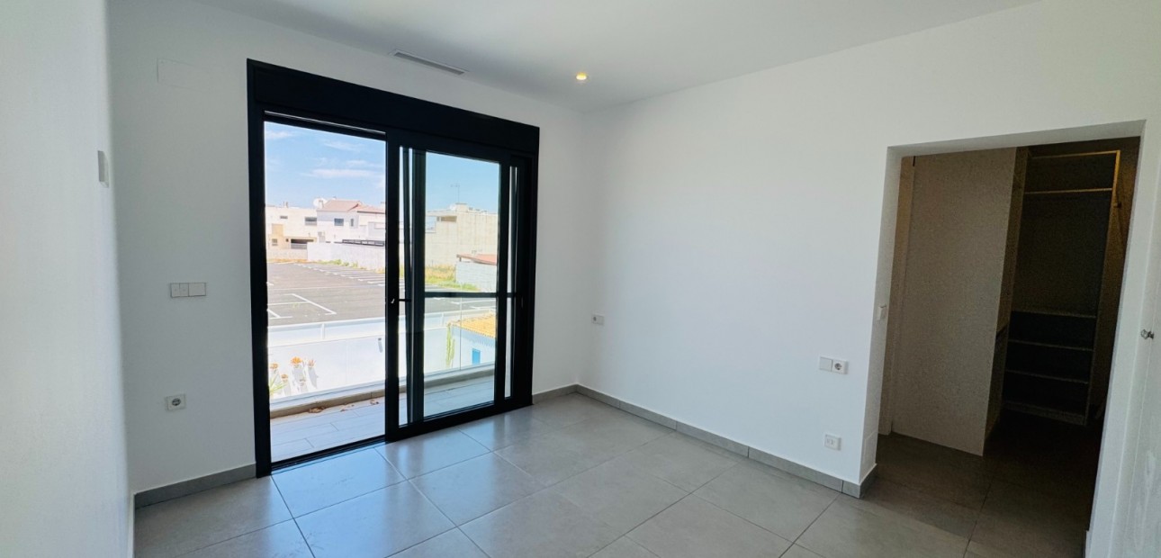 Venta - Villa -
San Pedro del Pinatar - Lo pagan