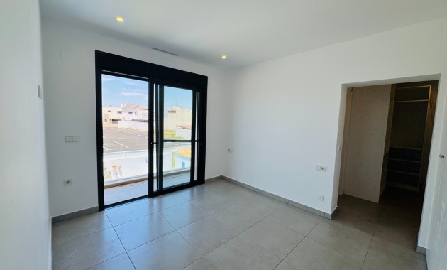 Venta - Villa -
San Pedro del Pinatar - Lo pagan