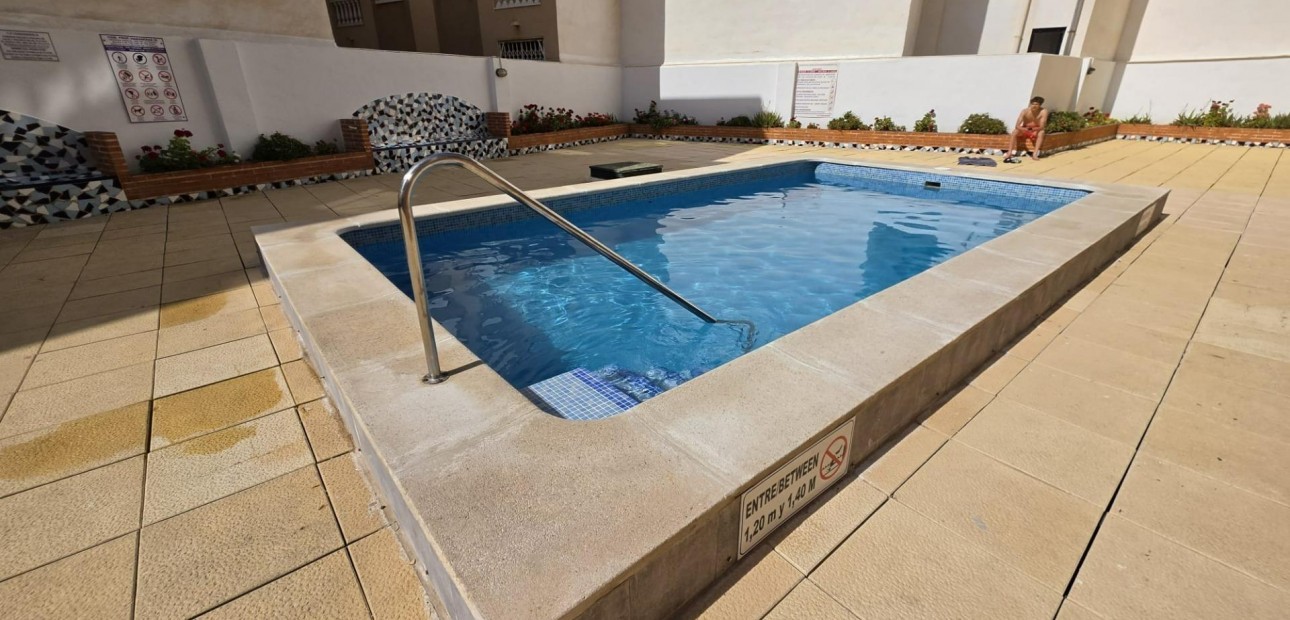 Herverkoop - Appartement / flat -
Torrevieja - Estacion de autobuses