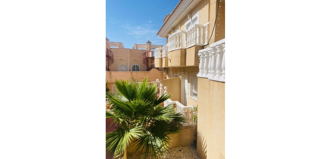 Venta - Villa -
Orihuela Costa - Villamartín-Las Filipinas