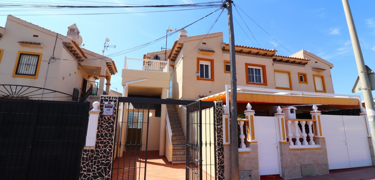 Venta - Apartamento / piso -
Orihuela Costa - Punta Prima