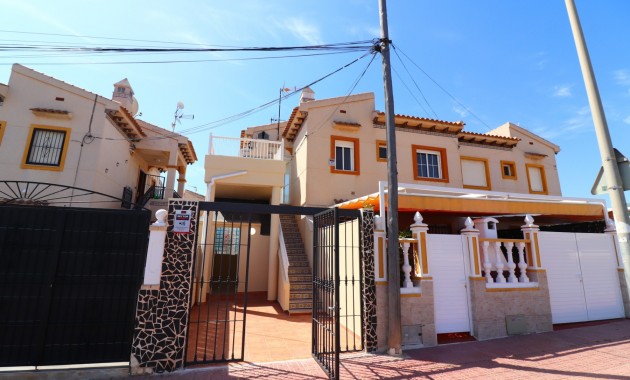 Venta - Apartamento / piso -
Orihuela Costa - Punta Prima